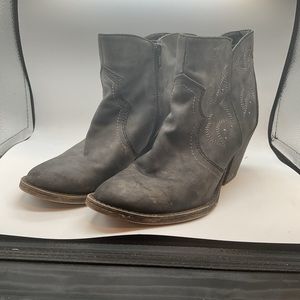 BKE Unity - Side Zip Faux Leather Ankle Boots - Gray - Ladies Size 7.5M